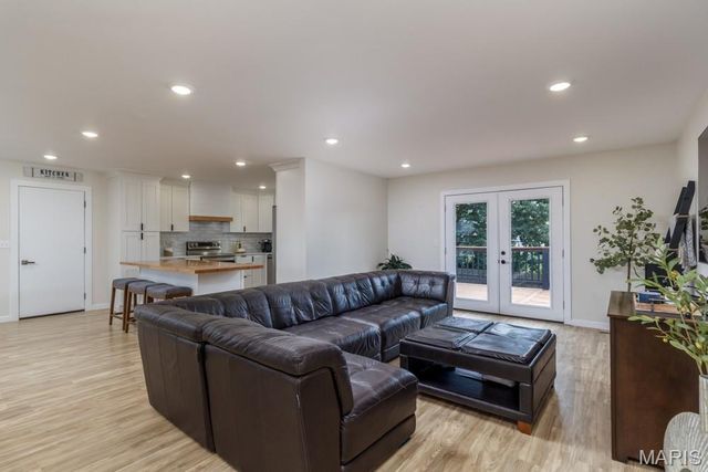 20250 Simmons Road, Waynesville, MO 65583