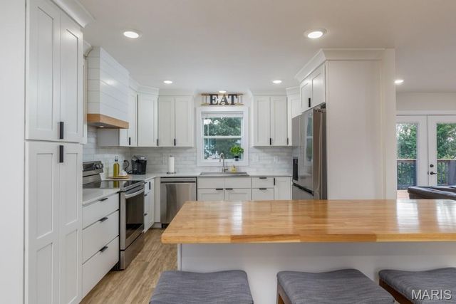 20250 Simmons Road, Waynesville, MO 65583