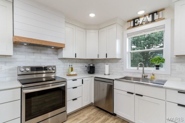 20250 Simmons Road, Waynesville, MO 65583