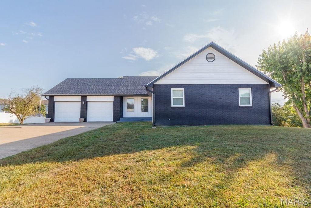 20250 Simmons Road, Waynesville, MO 65583