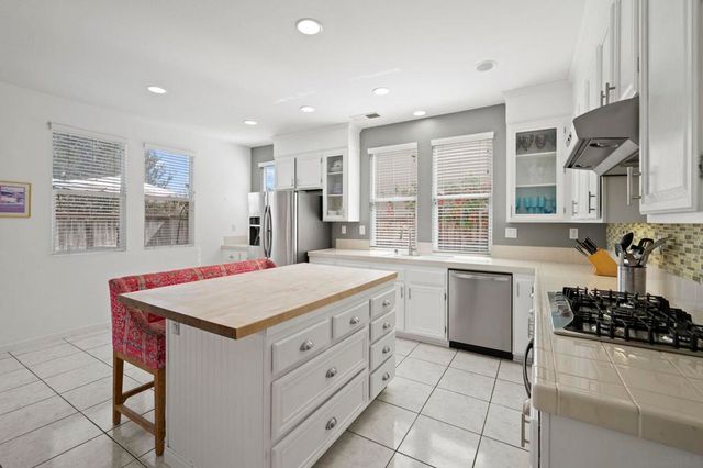 1563 Quiet Trail Dr, Chula Vista, CA 91915