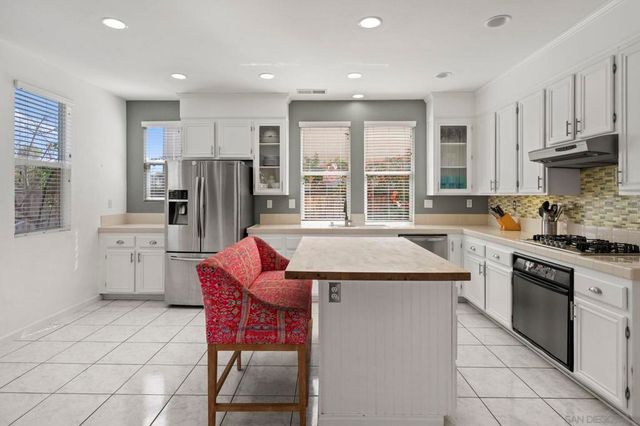 1563 Quiet Trail Dr, Chula Vista, CA 91915