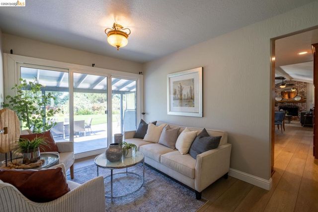 147 Loren Ln, Oakley, CA 94561