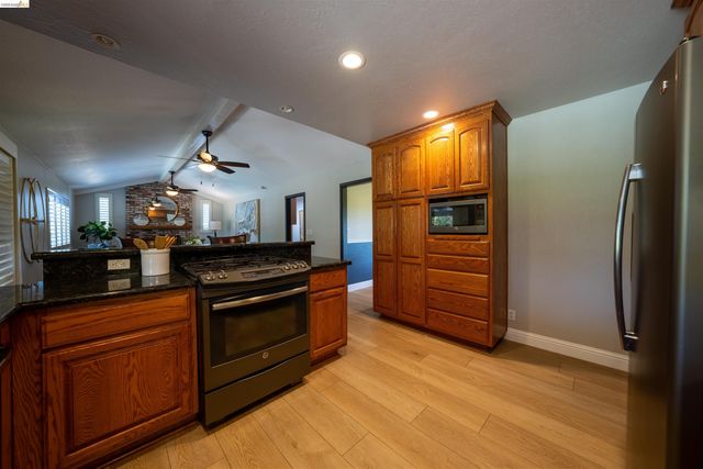 147 Loren Ln, Oakley, CA 94561