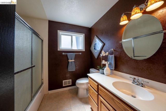 147 Loren Ln, Oakley, CA 94561