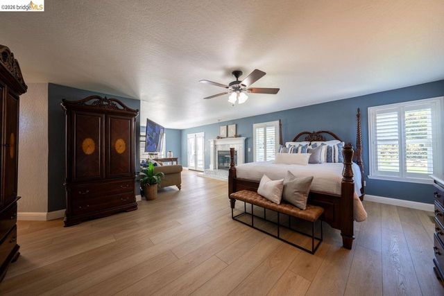 147 Loren Ln, Oakley, CA 94561