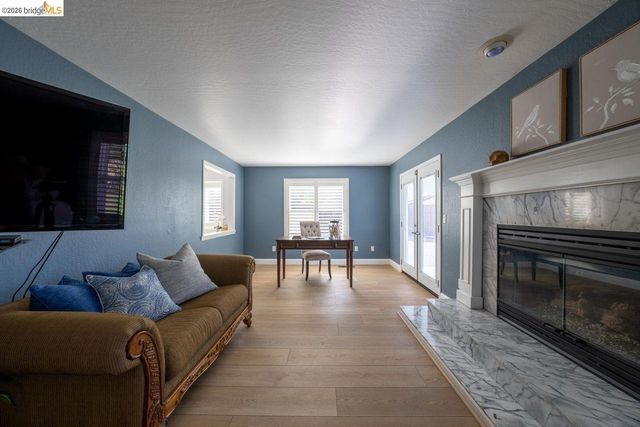 147 Loren Ln, Oakley, CA 94561