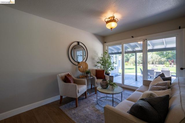 147 Loren Ln, Oakley, CA 94561