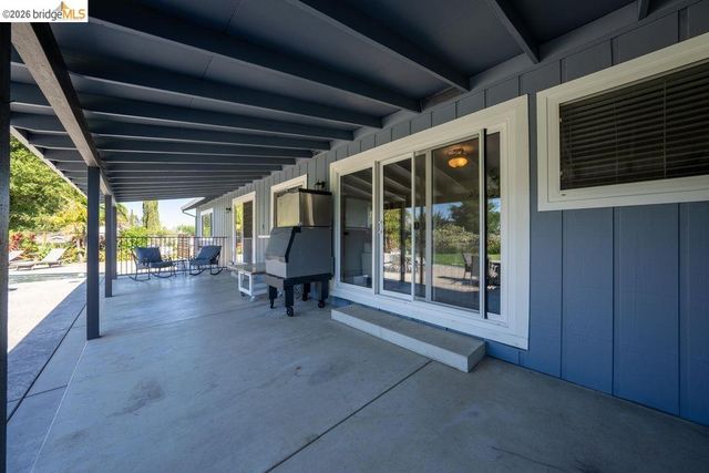 147 Loren Ln, Oakley, CA 94561