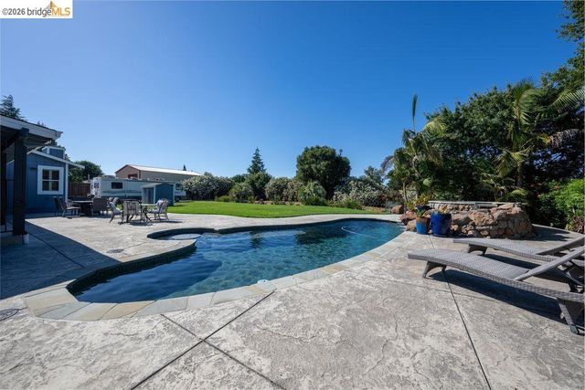 147 Loren Ln, Oakley, CA 94561