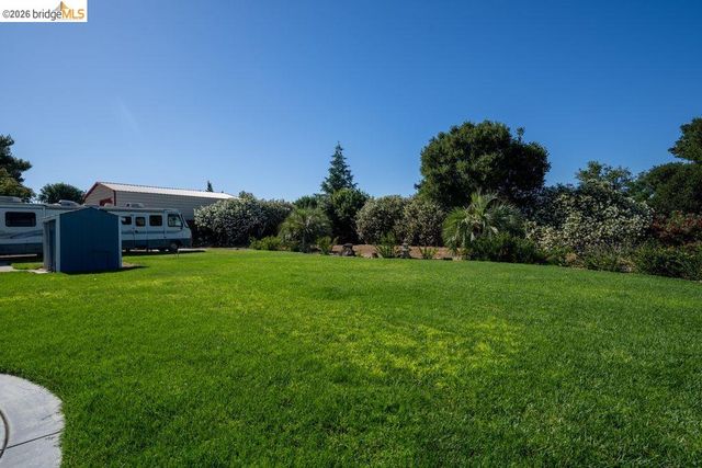 147 Loren Ln, Oakley, CA 94561