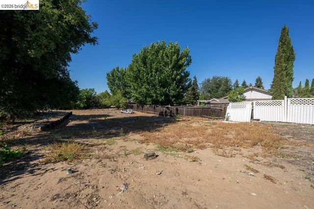 147 Loren Ln, Oakley, CA 94561
