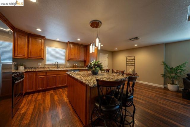 147 Loren Ln, Oakley, CA 94561