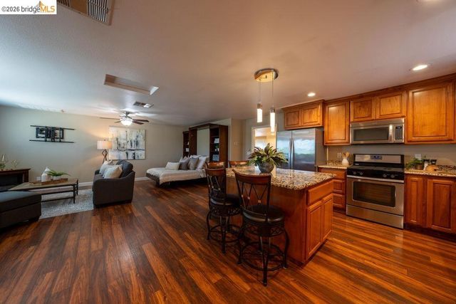 147 Loren Ln, Oakley, CA 94561