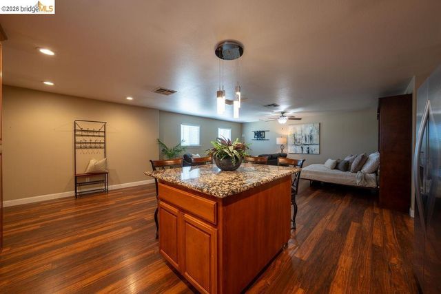 147 Loren Ln, Oakley, CA 94561