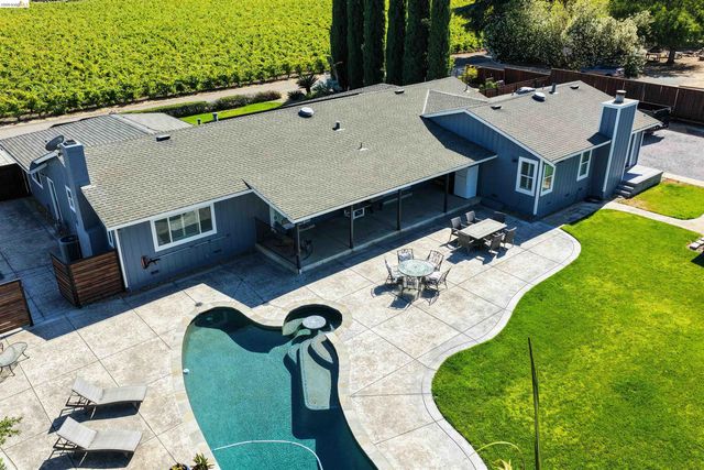 147 Loren Ln, Oakley, CA 94561