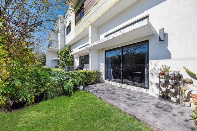 4480 NW 8th Pl, Plantation, FL 33317