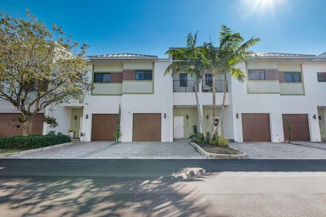 4480 NW 8th Pl, Plantation, FL 33317