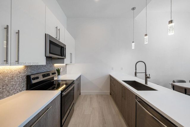 4480 NW 8th Pl, Plantation, FL 33317