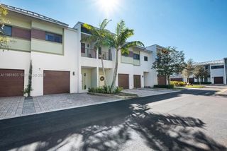 4480 NW 8th Pl, Plantation, FL 33317