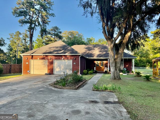 714 Altamaha Road, Jesup, GA 31545