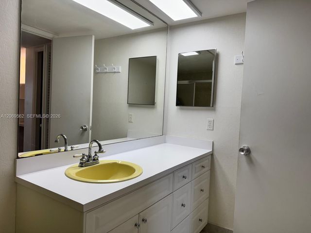 2950 N Palm Aire Drive 605, Pompano Beach, FL 33069