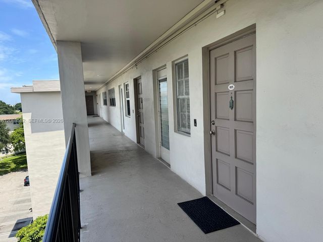 2950 N Palm Aire Drive 605, Pompano Beach, FL 33069