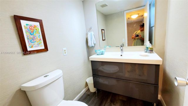 2950 N Palm Aire Drive 605, Pompano Beach, FL 33069