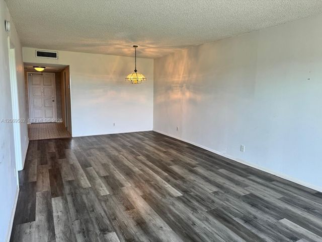 2950 N Palm Aire Drive 605, Pompano Beach, FL 33069