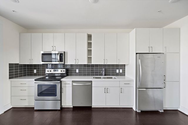 2401 Crawford Street B204, Houston, TX 77004