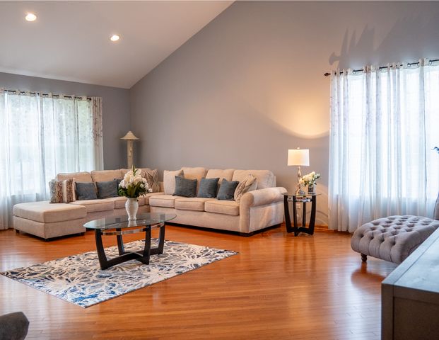 782 S Baldwin Lane, Romeoville, IL 60446