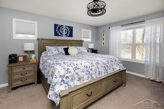 4616 Trotters Pointe Circle, Midland, MI 48642