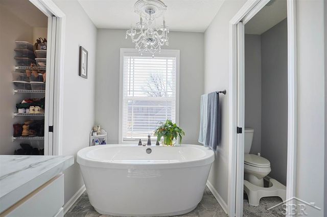 4616 Trotters Pointe Circle, Midland, MI 48642