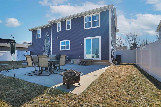 4616 Trotters Pointe Circle, Midland, MI 48642