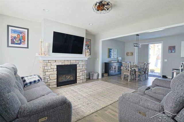 4616 Trotters Pointe Circle, Midland, MI 48642