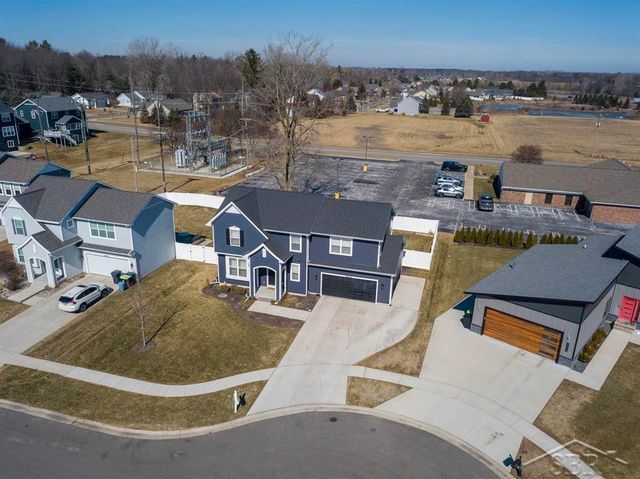 4616 Trotters Pointe Circle, Midland, MI 48642