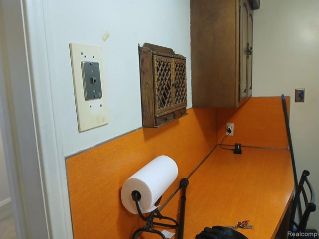 18048 Mansfield Street, Detroit, MI 48235