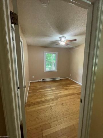 1611 Beaucrest Avenue, High Point, NC 27265