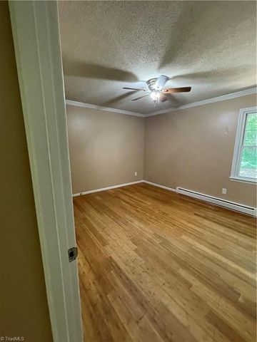 1611 Beaucrest Avenue, High Point, NC 27265