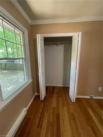 1611 Beaucrest Avenue, High Point, NC 27265