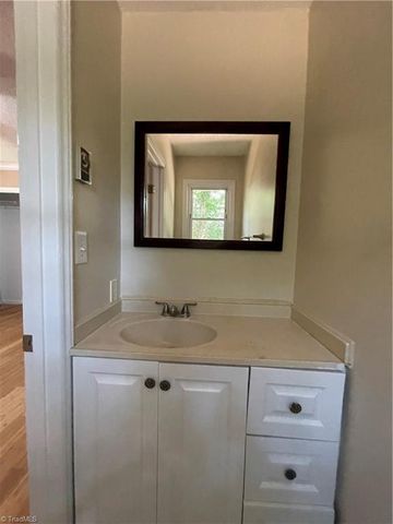 1611 Beaucrest Avenue, High Point, NC 27265