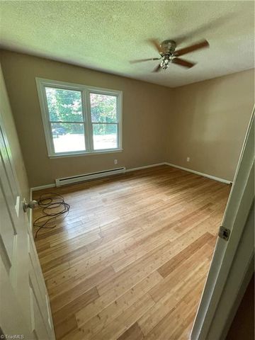 1611 Beaucrest Avenue, High Point, NC 27265