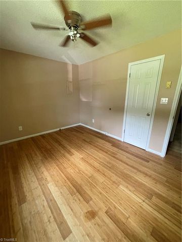 1611 Beaucrest Avenue, High Point, NC 27265