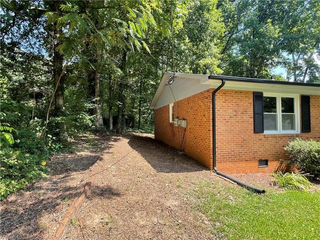 1611 Beaucrest Avenue, High Point, NC 27265