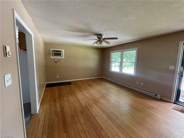 1611 Beaucrest Avenue, High Point, NC 27265