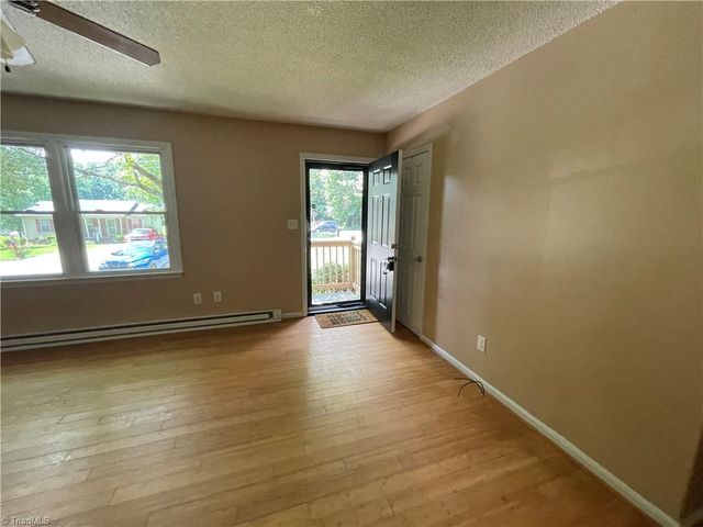 1611 Beaucrest Avenue, High Point, NC 27265