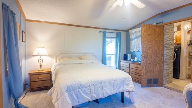 9149 County Road 9640, Koshkonong, MO 65692