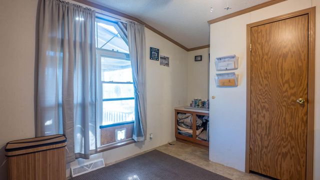 9149 County Road 9640, Koshkonong, MO 65692