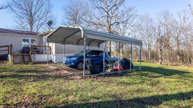 9149 County Road 9640, Koshkonong, MO 65692