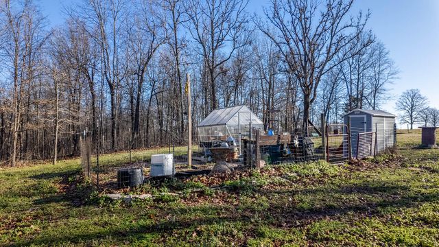 9149 County Road 9640, Koshkonong, MO 65692